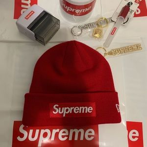 Supreme new era beanie red